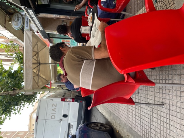 Man wearing neck bandanna